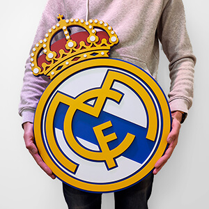 Деревянная объемная эмблема футбольного клуба Real Madrid